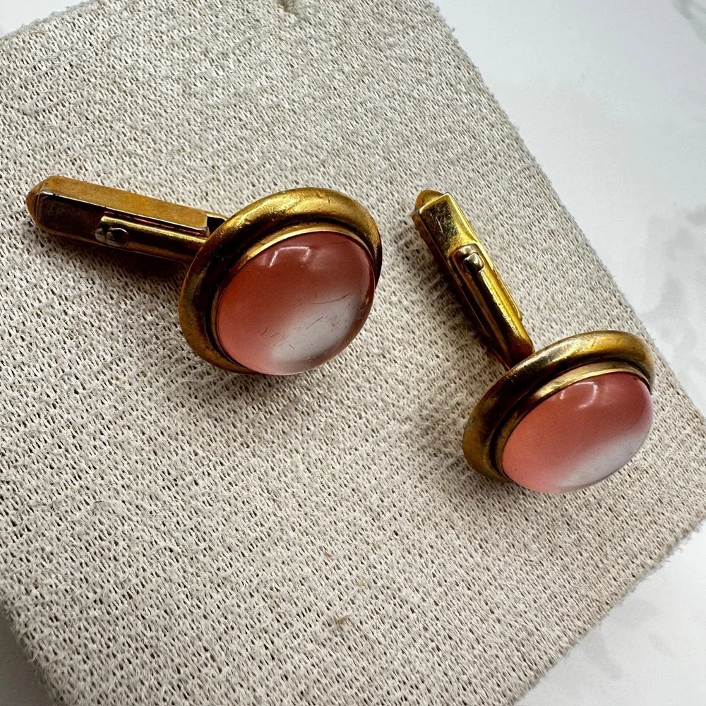 Vintage Gold Tone Pink Red Cabochon Cufflinks Round